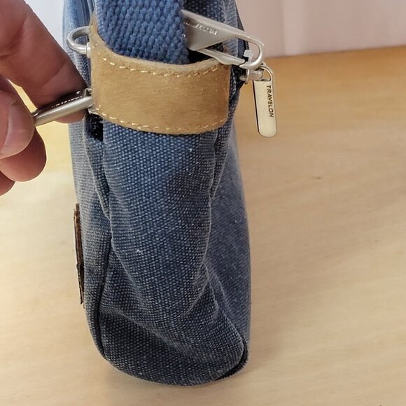 Travelon - Anti-Theft Heritage Crossbody with 5-Point Anti-Theft Protection - Picture 5 of 16